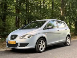 Blauw, metallic lak Gebruikt 2004 Seat Altea Reference MPV | € 950 (Goede deal)