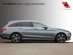 Grijs, metallic lak Gebruikt 2019 Mercedes C200 Avantgarde Stationwagen | € 26.900 (Goede deal)