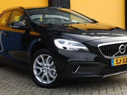 Zwart Gebruikt 2018 Volvo V40 CC Stationwagen | € 17.850 (Goede deal)
