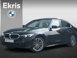 Zwart Gebruikt 2024 BMW 320e Sedan | € 44.950 (Eerlijke prijs)