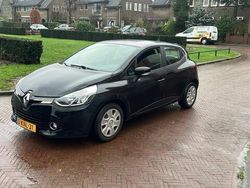 Zwart Gebruikt 2013 Renault Clio IV Expression Hatchback | € 3.500