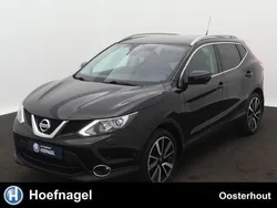 Zwart, metallic lak Gebruikt 2016 Nissan Qashqai N-Connecta SUV | € 14.900 (Eerlijke prijs)