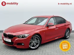 Rood Gebruikt 2018 BMW 320 Executive Sedan | € 24.695 (Goede deal)