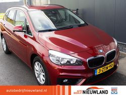 Rood Gebruikt 2015 BMW 218 Executive Stationwagen | € 14.950 (Eerlijke prijs)