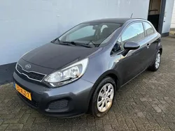 Grijs Gebruikt 2012 Kia Rio Comfort Hatchback | € 5.999 (Eerlijke prijs)