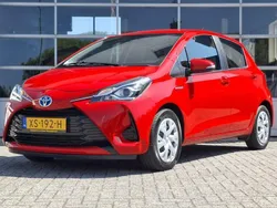 Rood Gebruikt 2019 Toyota Yaris Hybrid Active Hatchback | € 16.250 (Eerlijke prijs)