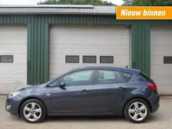 Blauw, metallic lak Gebruikt 2010 Opel Astra Edition Hatchback | € 4.750 (Eerlijke prijs)