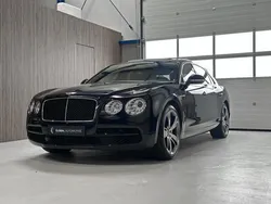 Blauw, metallic lak Gebruikt 2016 Bentley Flying Spur Sedan | € 94.990