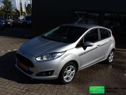 Grijs Gebruikt 2016 Ford Fiesta Style Hatchback | € 4.950 (Goede deal)