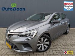 Grijs Gebruikt 2022 Renault Clio V Equilibre Hatchback | € 14.995 (Goede deal)