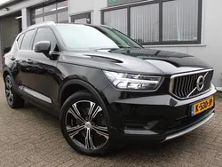 Zwart, metallic lak Gebruikt 2020 Volvo XC40 R-Design SUV | € 22.725 (Eerlijke prijs)