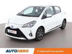 Wit Gebruikt 2018 Toyota Yaris Hybrid Team Hatchback | € 14.849 (Eerlijke prijs)