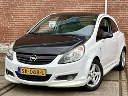 Wit, metallic lak Gebruikt 2009 Opel Corsa Sport Hatchback | € 2.950 (Eerlijke prijs)