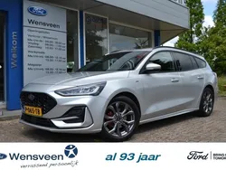 Grijs Gebruikt 2022 Ford Focus ST-Line Stationwagen | € 21.640 (Eerlijke prijs)