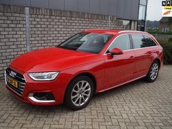 Rood, metallic lak Gebruikt 2022 Audi A4 Advanced Stationwagen | € 29.850