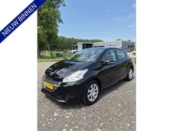 Zwart Gebruikt 2014 Peugeot 208 Access Hatchback | € 5.994 (Eerlijke prijs)