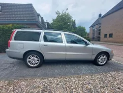 Zilver Gebruikt 2005 Volvo V70 Momentum Stationwagen | € 3.450 (Goede deal)