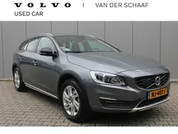 Grijs Gebruikt 2017 Volvo V60 CC Stationwagen | € 18.450 (Eerlijke prijs)