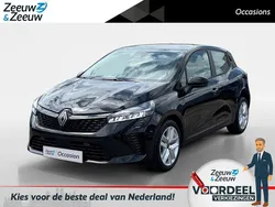 Noir etoile (donker zwart) Gebruikt 2024 Renault Clio V Evolution Hatchback | € 18.435 (Eerlijke prijs)