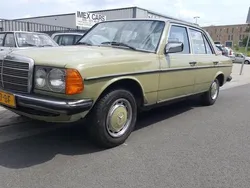 Groen Gebruikt 1984 Mercedes 200 Sedan | € 5.500