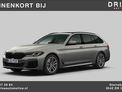 Grijs Gebruikt 2022 BMW 530e M Sport Stationwagen | € 37.500 (Eerlijke prijs)