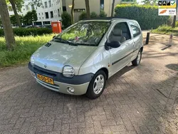 Geel Gebruikt 1999 Renault Twingo Initiale Hatchback | € 1.395 (Eerlijke prijs)