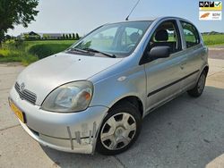 Grijs Gebruikt 2002 Toyota Yaris Hatchback | € 1.500 (Eerlijke prijs)