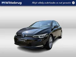 Zwart Gebruikt 2021 VW Golf VIII Style Hatchback | € 24.750 (Goede deal)