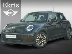 Zwart Gebruikt 2024 Mini Cooper Favoured Hatchback | € 35.950