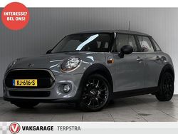 Grijs Gebruikt 2016 Mini ONE Business Hatchback | € 7.995 (Eerlijke prijs)