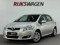 Zilver Gebruikt 2007 Toyota Auris Executive Hatchback | € 6.250 (Eerlijke prijs)