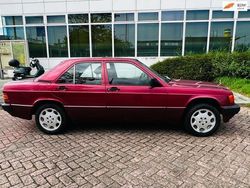 Rood Gebruikt 1990 Mercedes 190 Sedan | € 3.250