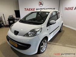 Wit Gebruikt 2007 Peugeot 107 Hatchback | € 1.950 (Eerlijke prijs)
