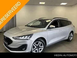 Grijs, metallic lak Gebruikt 2022 Ford Focus Stationwagen | € 17.945 (Eerlijke prijs)