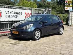 Blauw Gebruikt 2013 Kia Rio Comfort Hatchback | € 5.795 (Eerlijke prijs)