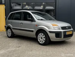 Grijs Gebruikt 2008 Ford Fusion Cool & Sound Edition MPV | € 2.899 (Eerlijke prijs)