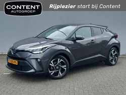 Grijs metallic Gebruikt 2022 Toyota C-HR Executive SUV | € 24.940 (Super prijs)