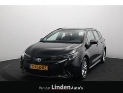 Zwart Gebruikt 2023 Toyota Corolla Hybrid Active Stationwagen | € 24.845 (Goede deal)