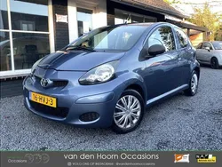 Blauw Gebruikt 2009 Toyota Aygo Hatchback | € 1.999 (Eerlijke prijs)