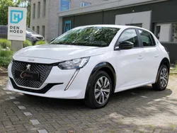 Wit, metallic lak Nieuw 2024 Peugeot e-208 Active Hatchback | € 25.250 (Iets duurder)