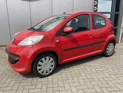 Rood Gebruikt 2007 Peugeot 107 Hatchback | € 1.950 (Eerlijke prijs)