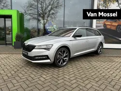 Zilver, metallic lak Gebruikt 2023 Skoda Superb Business Line Stationwagen | € 48.900