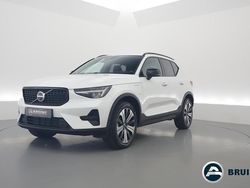 Wit (parellak) Gebruikt 2022 Volvo XC40 Plus SUV | € 35.900 (Goede deal)