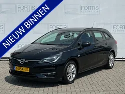 Zwart Gebruikt 2021 Opel Astra Edition Stationwagen | € 15.700 (Eerlijke prijs)
