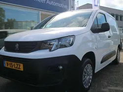 Wit Gebruikt 2022 Peugeot Partner Premium MPV | € 14.950 (Goede deal)
