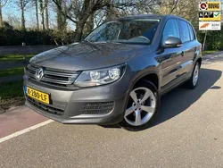 Grijs, metallic lak Gebruikt 2014 VW Tiguan Comfortline SUV | € 10.950 (Eerlijke prijs)