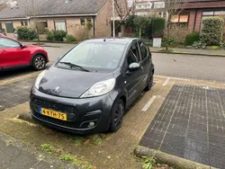 Grijs Gebruikt 2013 Peugeot 107 Active Hatchback | € 3.500 (Eerlijke prijs)