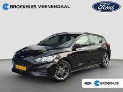 Zwart Gebruikt 2022 Ford Focus ST-Line Hatchback | € 18.895 (Goede deal)