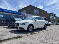 Wit Gebruikt 2010 Audi A1 Attraction Hatchback | € 6.995 (Eerlijke prijs)