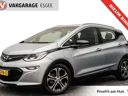 Blauw, metallic lak Gebruikt 2018 Opel Ampera Executive Hatchback | € 14.940 (Eerlijke prijs)
